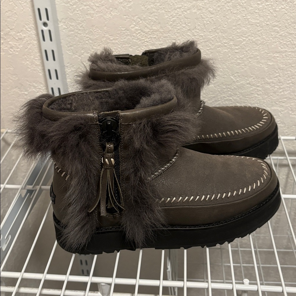 UGG Fluff Punk Boots size 8 nearly new
